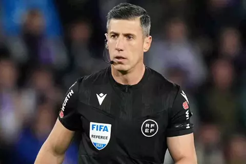 تواجد أمام الأهلي والزمالك.. الحكم سوتو جرادو الأقرب لإدارة الكلاسيكو بين برشلونة وريال مدريد